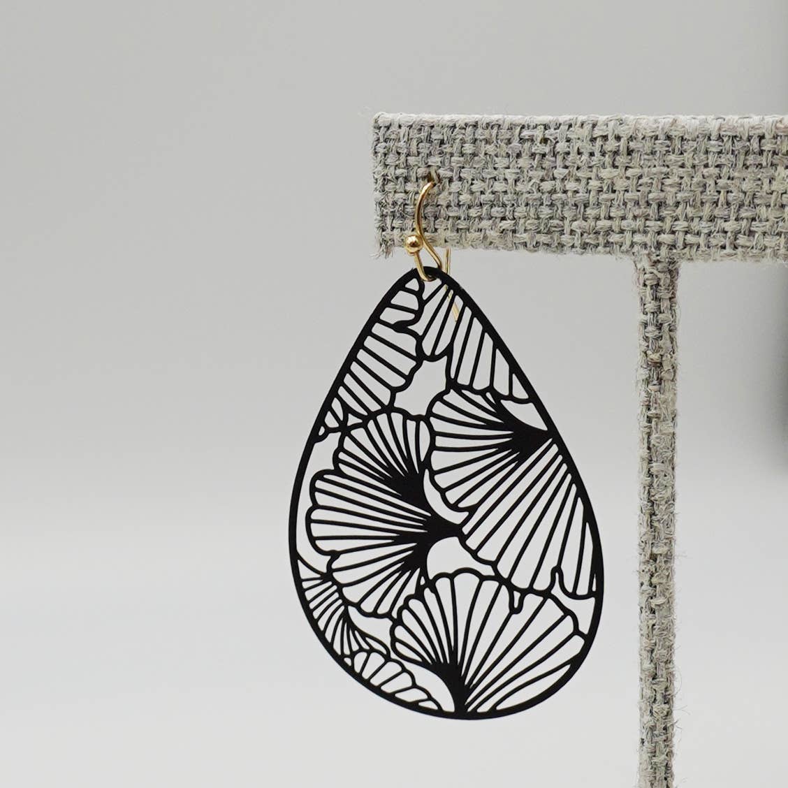 Black Teardrop Ginkgo Leaf Filigree Earrings